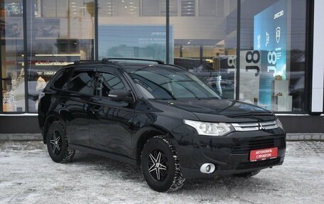 Mitsubishi Outlander III рестайлинг 3, 2014 год, 1 730 000 рублей, 3 фотография