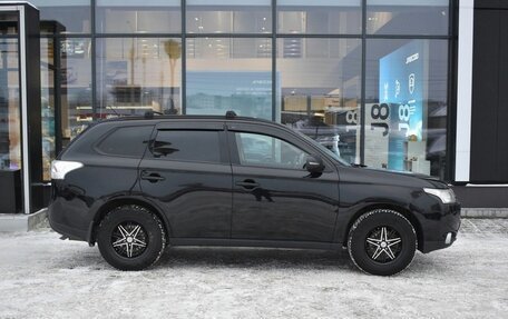 Mitsubishi Outlander III рестайлинг 3, 2014 год, 1 730 000 рублей, 4 фотография