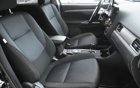 Mitsubishi Outlander III рестайлинг 3, 2014 год, 1 730 000 рублей, 10 фотография