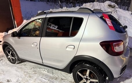 Renault Sandero II рестайлинг, 2015 год, 1 090 000 рублей, 3 фотография