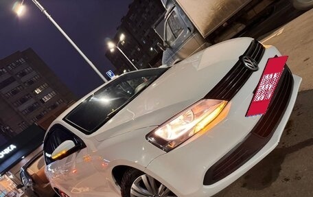 Volkswagen Jetta VI, 2013 год, 905 000 рублей, 2 фотография