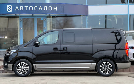 Hyundai Grand Starex Grand Starex I рестайлинг 2, 2018 год, 4 000 000 рублей, 2 фотография