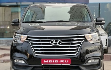 Hyundai Grand Starex Grand Starex I рестайлинг 2, 2018 год, 4 000 000 рублей, 4 фотография