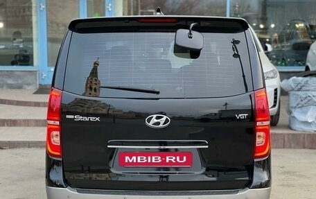 Hyundai Grand Starex Grand Starex I рестайлинг 2, 2018 год, 4 000 000 рублей, 8 фотография