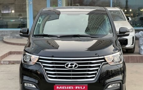 Hyundai Grand Starex Grand Starex I рестайлинг 2, 2018 год, 4 000 000 рублей, 5 фотография