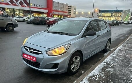 Hyundai Solaris II рестайлинг, 2012 год, 950 000 рублей, 1 фотография