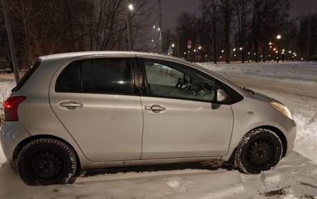 Toyota Yaris III рестайлинг, 2008 год, 550 000 рублей, 2 фотография