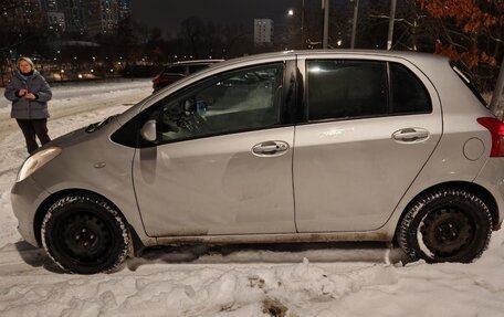 Toyota Yaris III рестайлинг, 2008 год, 550 000 рублей, 3 фотография