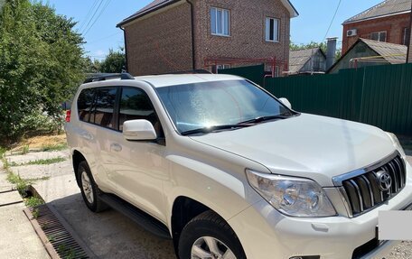 Toyota Land Cruiser Prado 150 рестайлинг 2, 2013 год, 3 200 000 рублей, 3 фотография