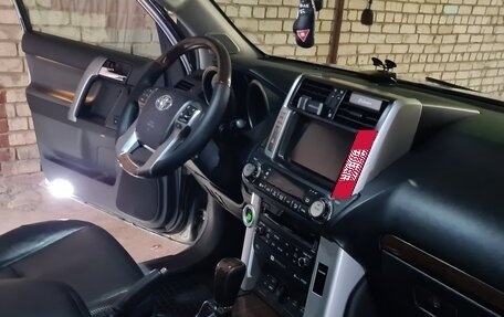 Toyota Land Cruiser Prado 150 рестайлинг 2, 2010 год, 3 100 000 рублей, 14 фотография