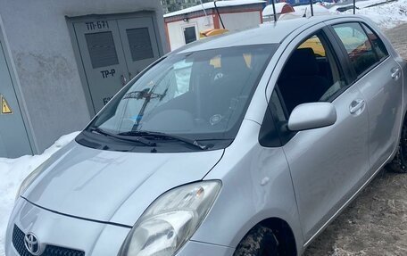 Toyota Yaris III рестайлинг, 2006 год, 570 000 рублей, 14 фотография