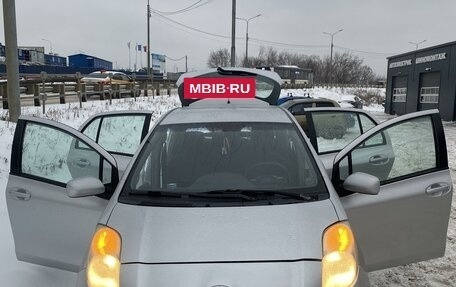 Toyota Yaris III рестайлинг, 2006 год, 570 000 рублей, 3 фотография