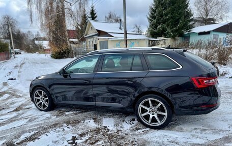 Skoda Superb III рестайлинг, 2018 год, 2 800 000 рублей, 4 фотография