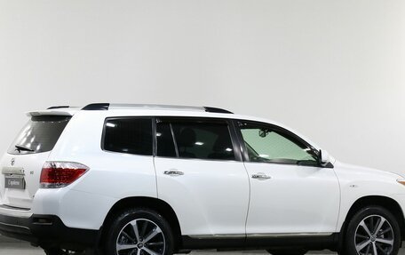 Toyota Highlander III, 2011 год, 2 595 000 рублей, 2 фотография