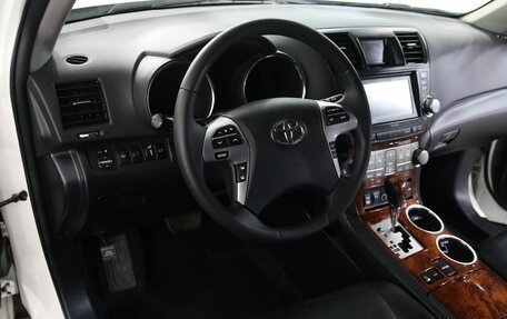 Toyota Highlander III, 2011 год, 2 595 000 рублей, 12 фотография