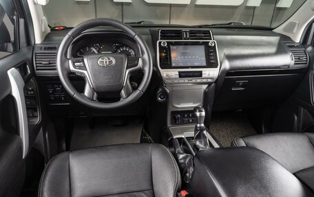 Toyota Land Cruiser Prado 150 рестайлинг 2, 2019 год, 6 350 000 рублей, 6 фотография