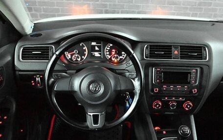 Volkswagen Jetta VI, 2013 год, 1 090 000 рублей, 12 фотография