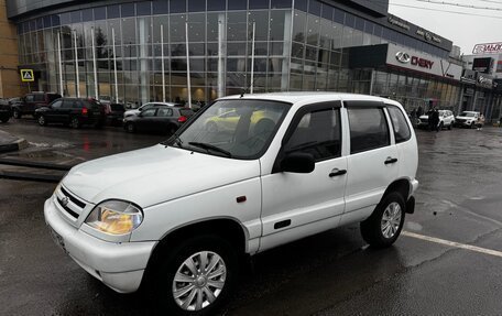 Chevrolet Niva I рестайлинг, 2003 год, 299 000 рублей, 1 фотография