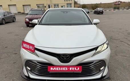 Toyota Camry, 2018 год, 2 590 000 рублей, 2 фотография