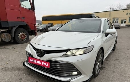 Toyota Camry, 2018 год, 2 590 000 рублей, 5 фотография