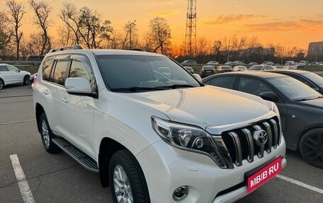 Toyota Land Cruiser Prado 150 рестайлинг 2, 2015 год, 4 050 000 рублей, 1 фотография