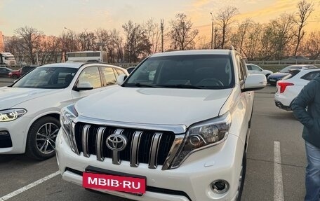 Toyota Land Cruiser Prado 150 рестайлинг 2, 2015 год, 4 050 000 рублей, 2 фотография