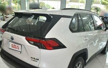 Toyota RAV4, 2024 год, 3 290 000 рублей, 6 фотография