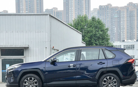 Toyota RAV4, 2024 год, 3 290 000 рублей, 17 фотография