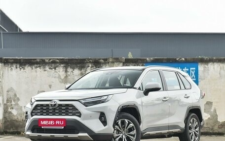 Toyota RAV4, 2024 год, 3 290 000 рублей, 13 фотография