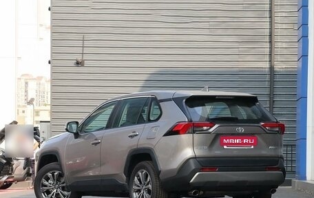 Toyota RAV4, 2024 год, 3 290 000 рублей, 9 фотография