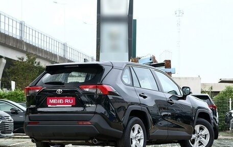 Toyota RAV4, 2024 год, 3 290 000 рублей, 3 фотография