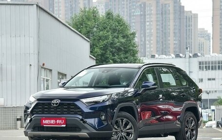 Toyota RAV4, 2024 год, 3 290 000 рублей, 16 фотография