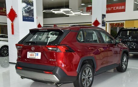 Toyota RAV4, 2024 год, 3 290 000 рублей, 21 фотография