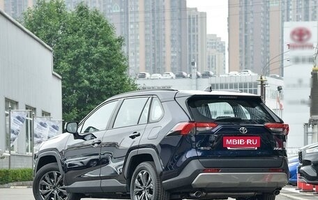 Toyota RAV4, 2024 год, 3 290 000 рублей, 18 фотография
