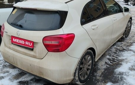 Mercedes-Benz A-Класс, 2015 год, 1 750 000 рублей, 3 фотография