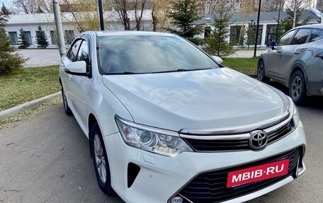 Toyota Camry, 2017 год, 1 990 000 рублей, 7 фотография