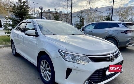 Toyota Camry, 2017 год, 1 990 000 рублей, 4 фотография