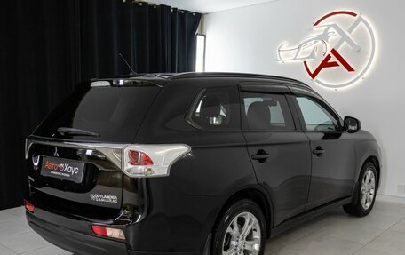 Mitsubishi Outlander III рестайлинг 3, 2013 год, 1 835 000 рублей, 6 фотография