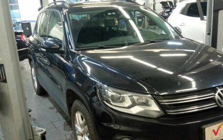 Volkswagen Tiguan I, 2015 год, 1 805 000 рублей, 2 фотография