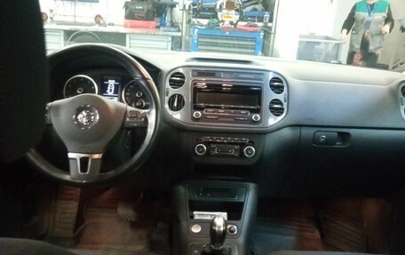 Volkswagen Tiguan I, 2015 год, 1 805 000 рублей, 5 фотография