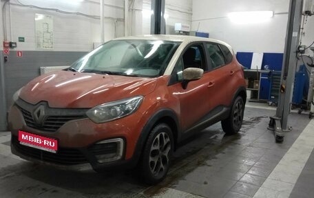 Renault Kaptur I рестайлинг, 2017 год, 1 392 000 рублей, 1 фотография