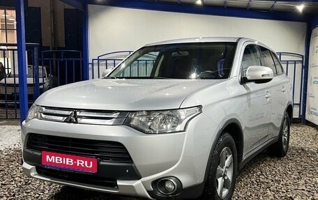 Mitsubishi Outlander III рестайлинг 3, 2014 год, 1 699 000 рублей, 1 фотография