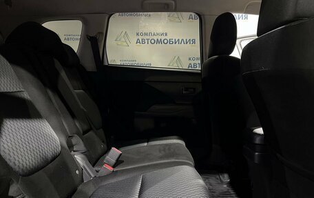 Mitsubishi Outlander III рестайлинг 3, 2014 год, 1 699 000 рублей, 12 фотография