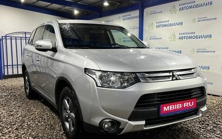 Mitsubishi Outlander III рестайлинг 3, 2014 год, 1 699 000 рублей, 7 фотография