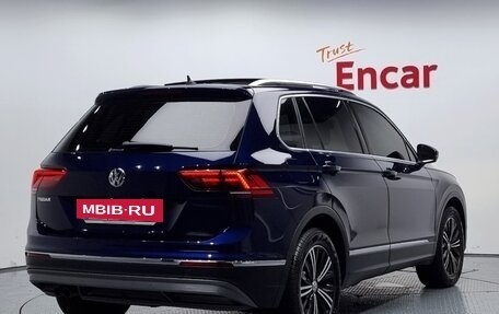 Volkswagen Tiguan II, 2020 год, 2 570 000 рублей, 2 фотография