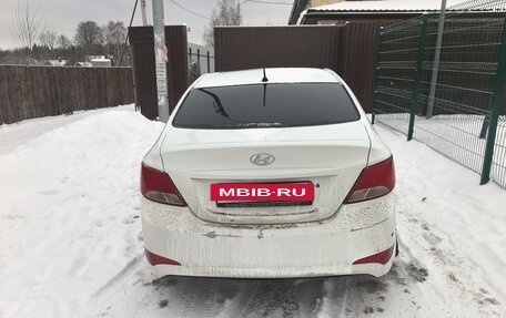 Hyundai Solaris II рестайлинг, 2015 год, 630 000 рублей, 3 фотография