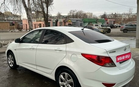 Hyundai Solaris II рестайлинг, 2012 год, 850 000 рублей, 2 фотография