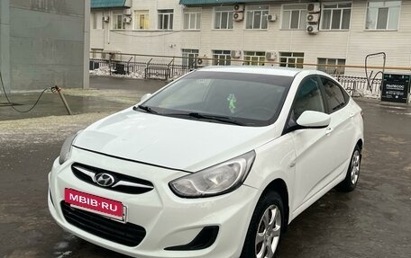 Hyundai Solaris II рестайлинг, 2012 год, 850 000 рублей, 6 фотография