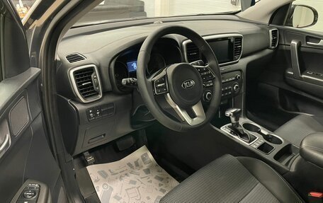 KIA Sportage IV рестайлинг, 2018 год, 2 499 000 рублей, 10 фотография