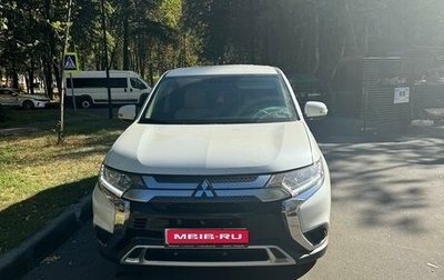 Mitsubishi Outlander III рестайлинг 3, 2020 год, 2 250 000 рублей, 1 фотография